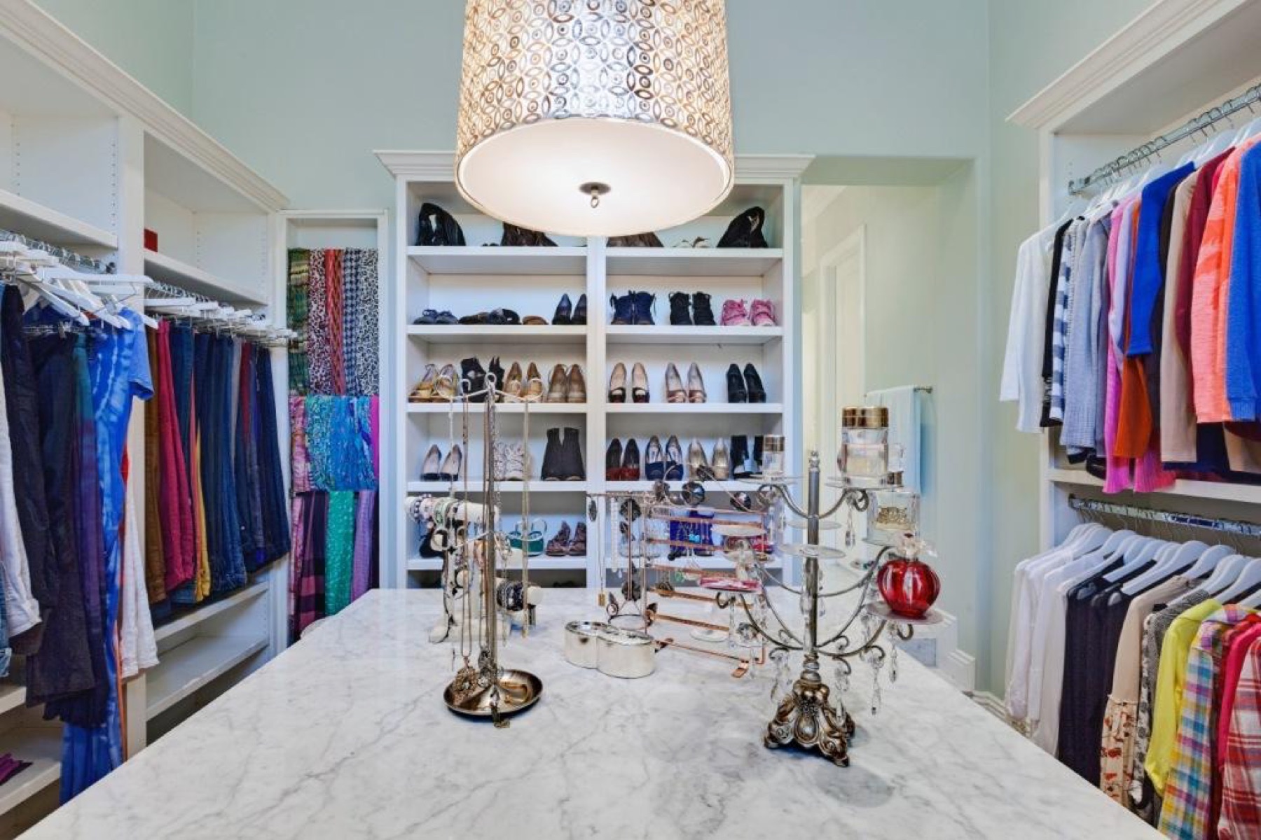 Custom closet system